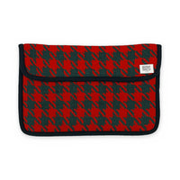 Garnet Houndstooth 15"