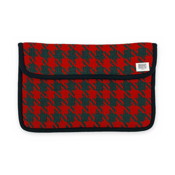 Garnet Houndstooth 15"