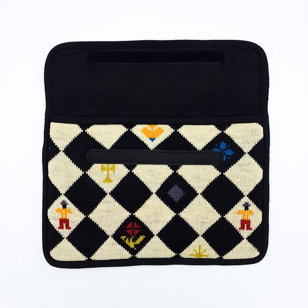Harlequin Cream 14"